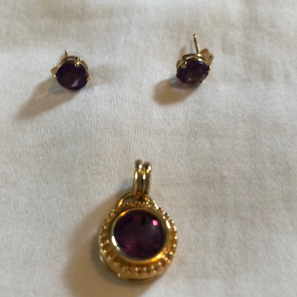 Amethyst and gold pendant and earring set